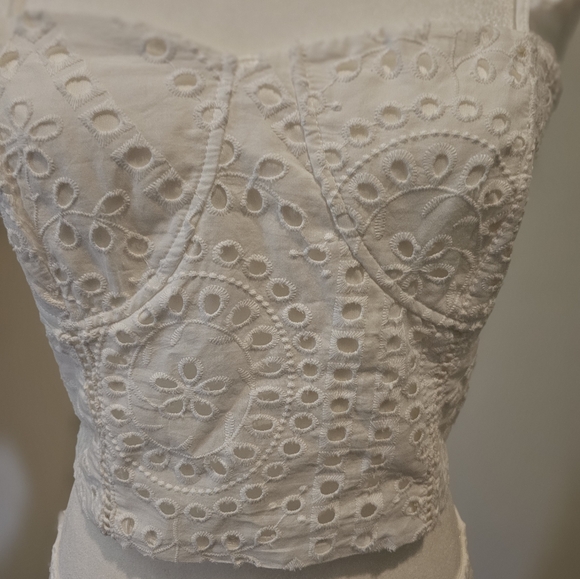 **NWOT** Beautiful White Skirt & Top Set M - Picture 4 of 7